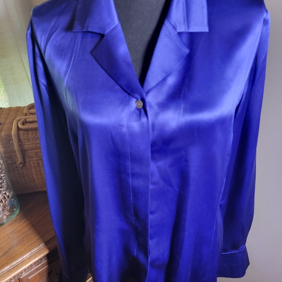 VINTAGE LIZ CLAIBORNE SAPPHIRE BLUE SILK BLOUSE - Picture 5 of 11